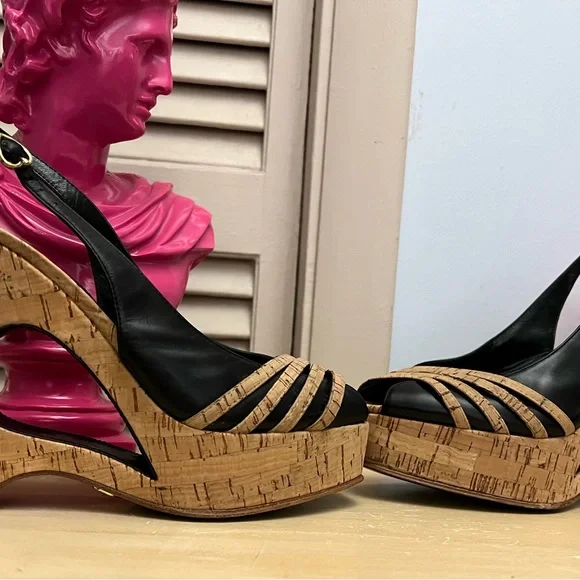 đź’—NWOT BETSEY JOHNSON WEDGESđź’— - Picture 2 of 16